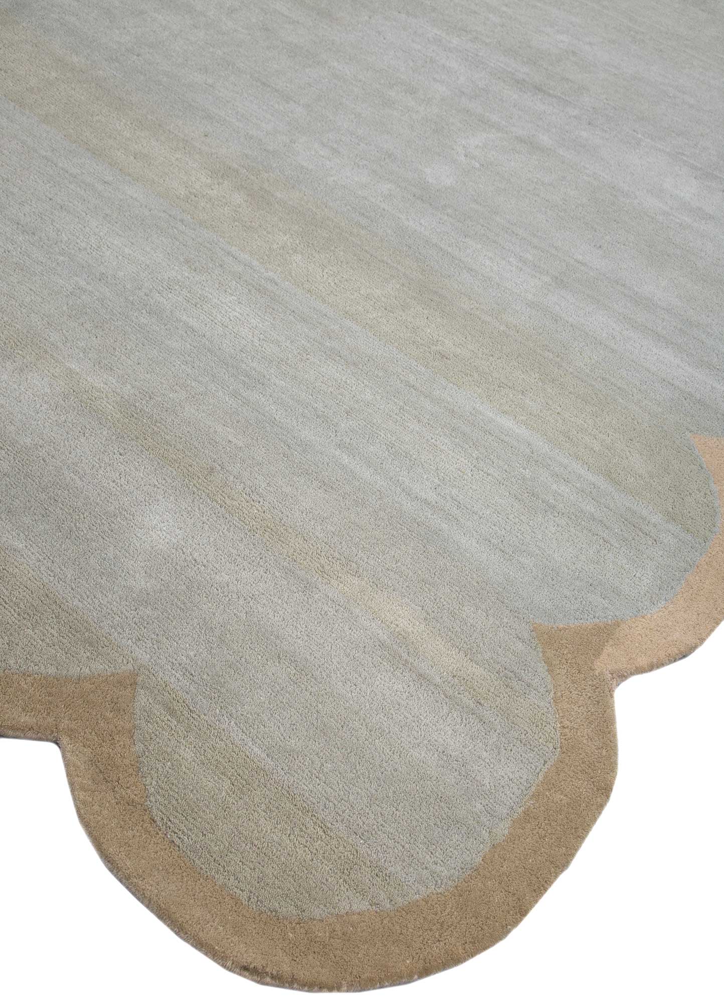 bluebell/antique white hand tufted Rugs